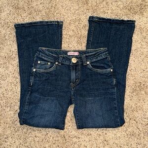 Cute girls Levi’s jeans